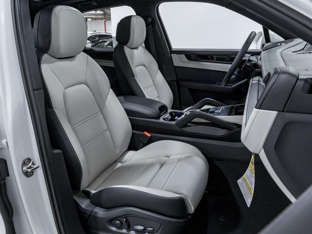 2025 Porsche Cayenne  Photo