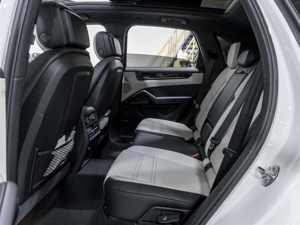 2025 Porsche Cayenne  Photo