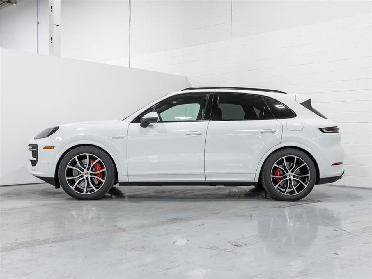 2025 Porsche Cayenne  Photo