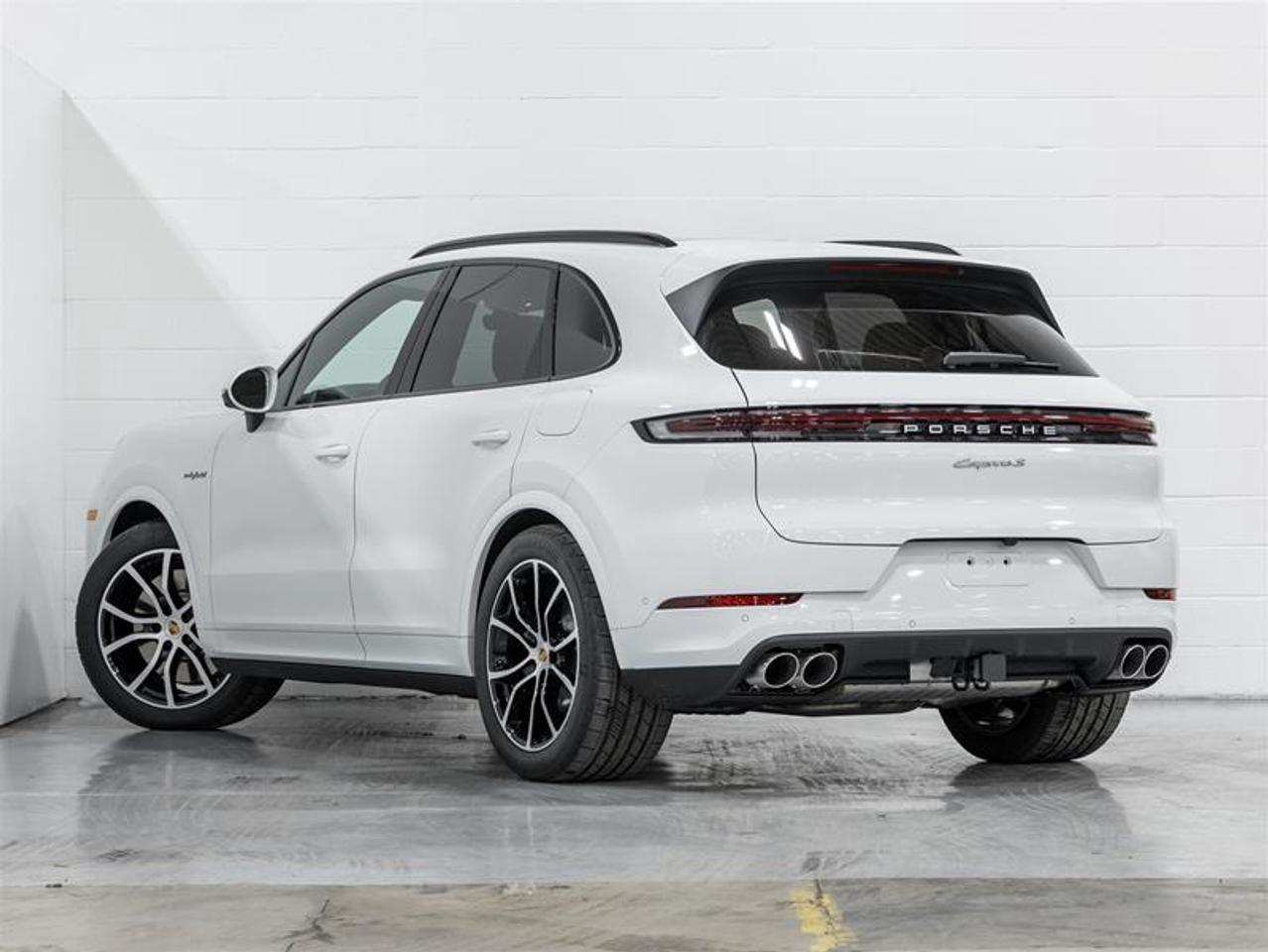 2025 Porsche Cayenne  Photo