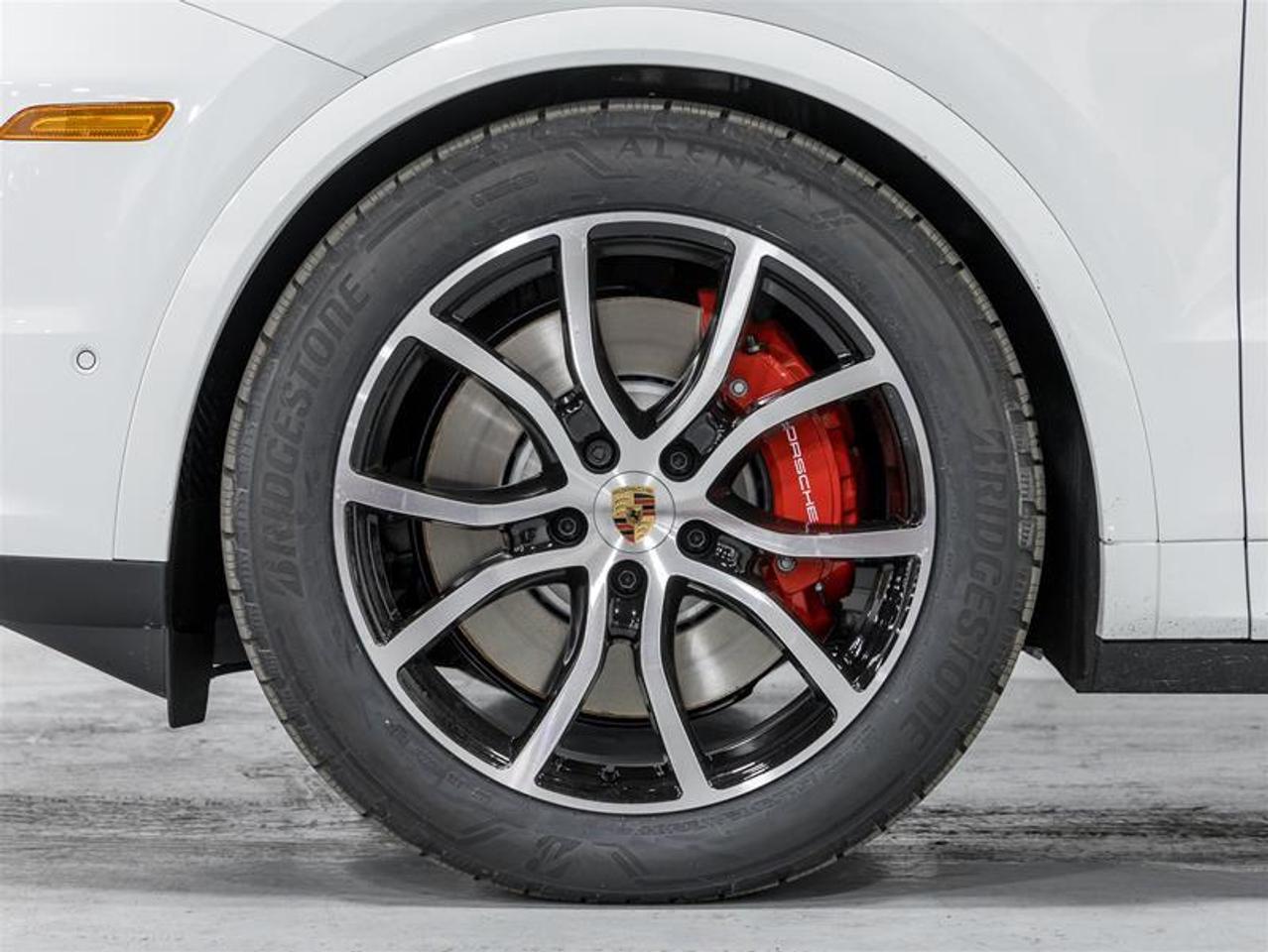 2025 Porsche Cayenne  Photo4