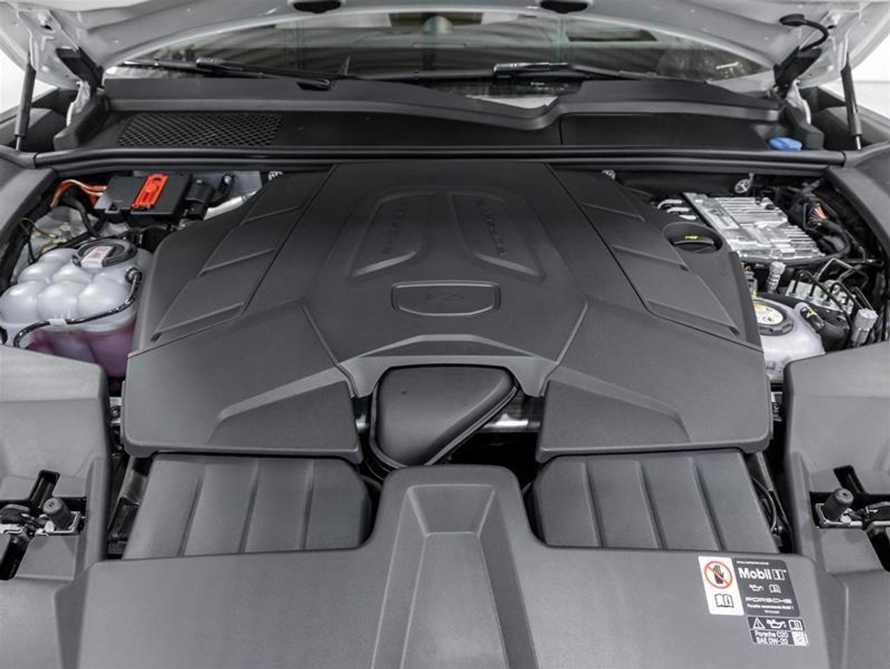 2025 Porsche Cayenne  Photo