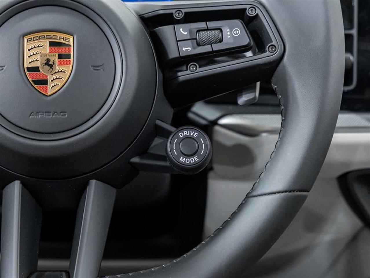 2025 Porsche Cayenne  Photo