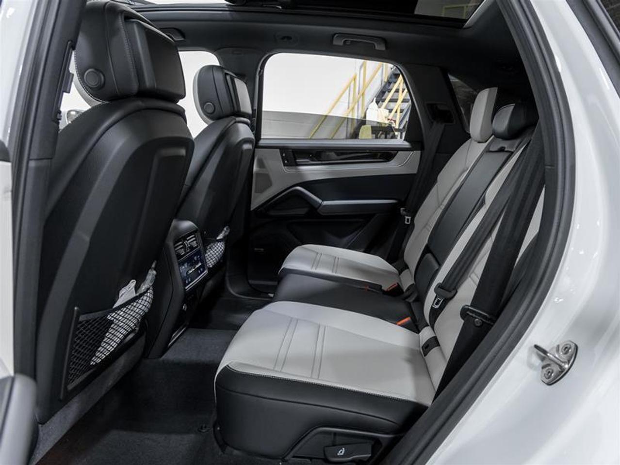 2025 Porsche Cayenne  Photo