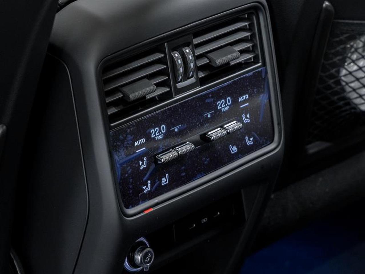 2025 Porsche Cayenne  Photo