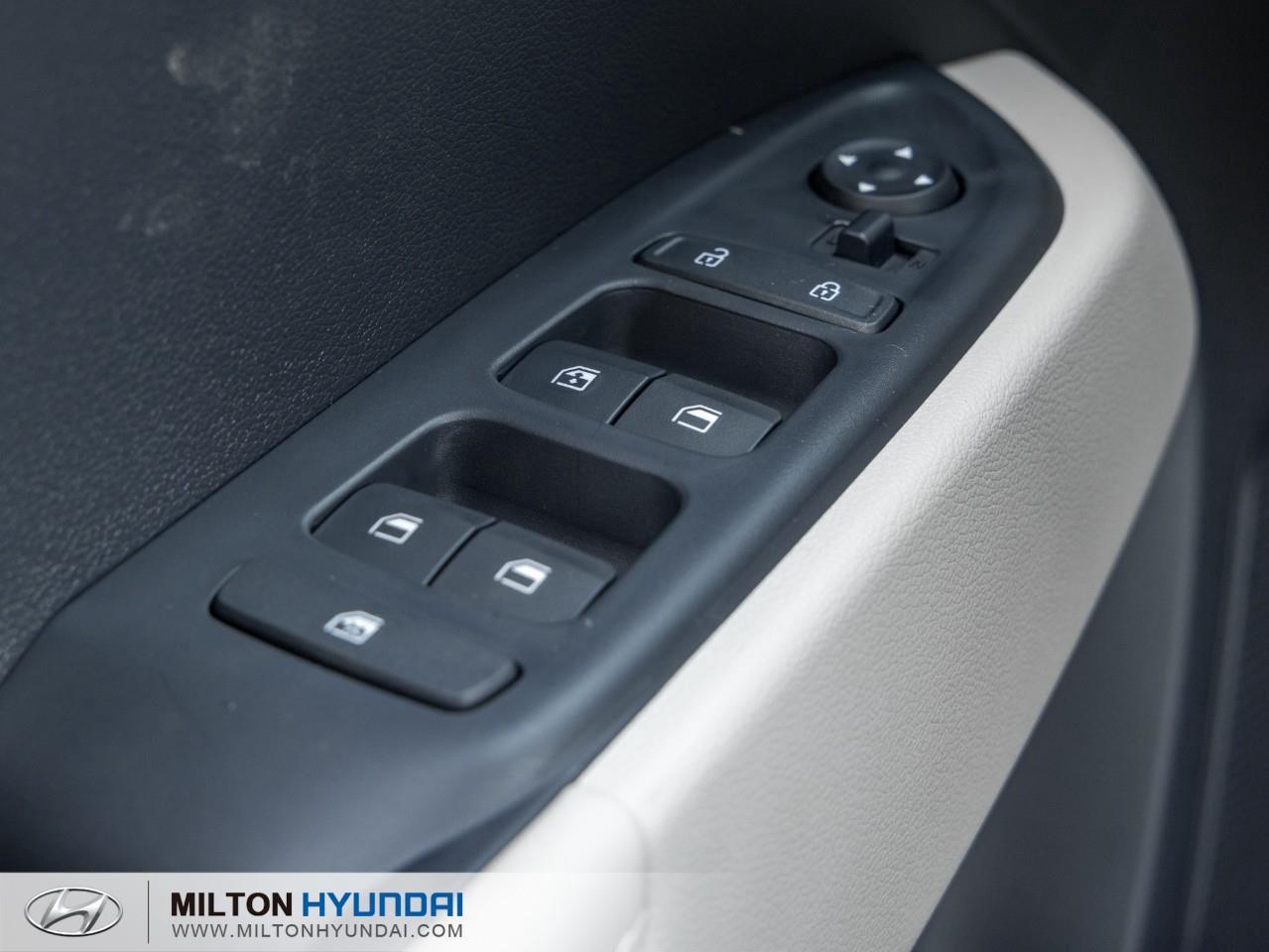 2026 Hyundai Venue Ultimate w/Denim Interior 4dr Front-Wheel Drive Photo