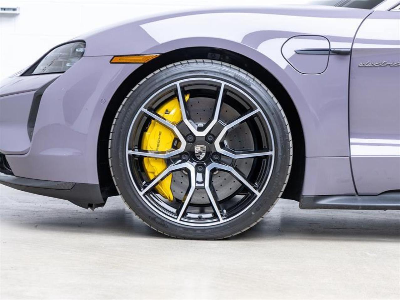 2025 Porsche Taycan  Photo4