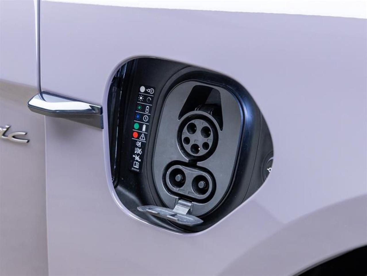 2025 Porsche Taycan  Photo