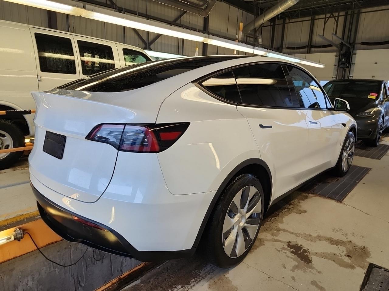 2023 Tesla Model Y LFP I OVER 100 TESLAS I EVSUPERSTORE.CA Photo