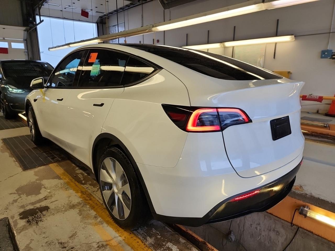 2023 Tesla Model Y LFP I OVER 100 TESLAS I EVSUPERSTORE.CA Photo