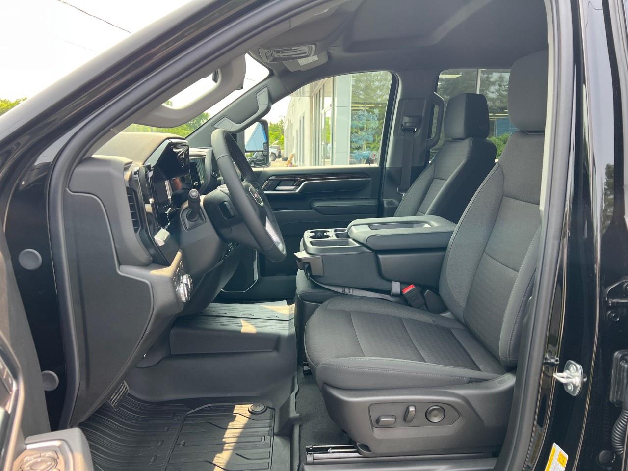 2025 GMC SIERRA 2500HD 4WD Crew Cab Standard Box SLE Photo4