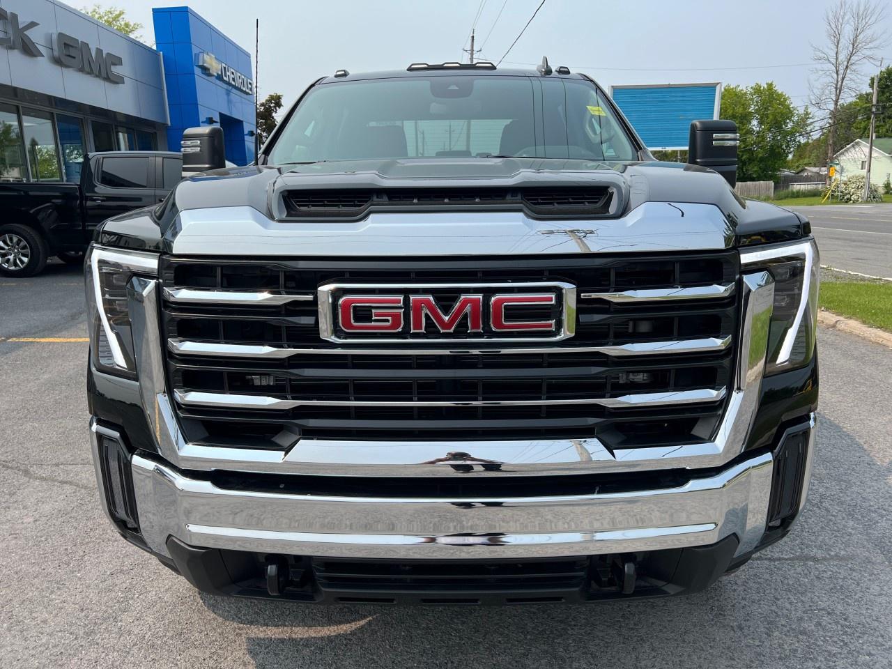 2025 GMC SIERRA 2500HD 4WD Crew Cab Standard Box SLE Photo