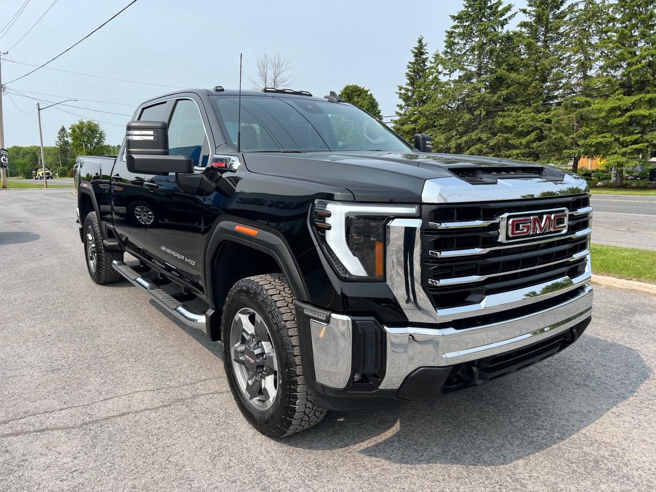 2025 GMC SIERRA 2500HD 4WD Crew Cab Standard Box SLE Photo