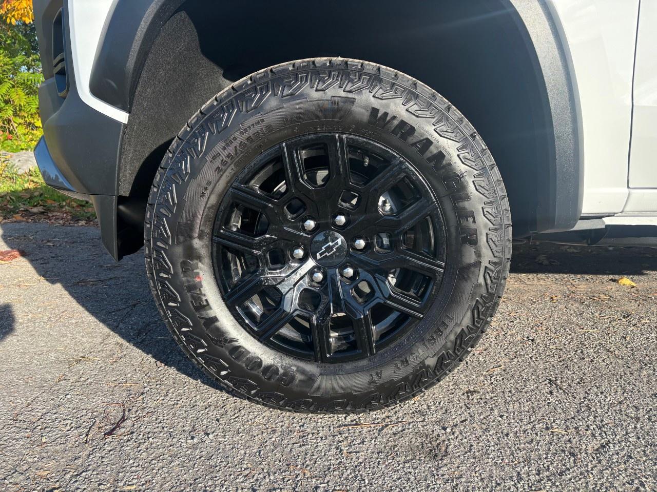 2026 Chevrolet Colorado Crew Cab Short Box 4-Wheel Drive Trail Boss Photo