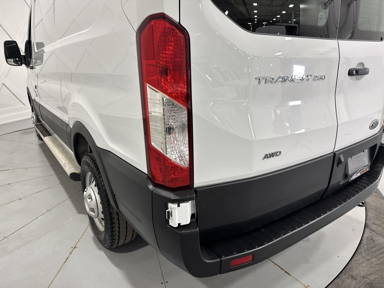 2023 Ford Transit-250 Cargo  Photo