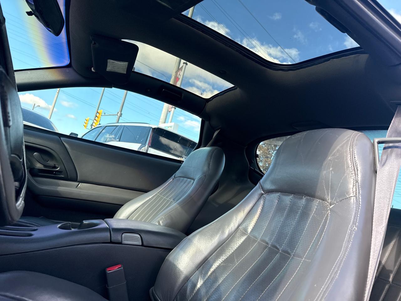 1998 Chevrolet Camaro Base 2dr Coupe Photo2