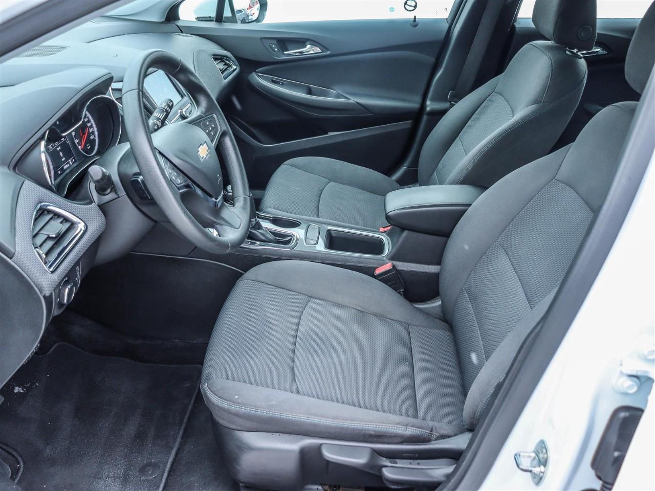 2019 Chevrolet Cruze LT 4dr Hatchback Photo