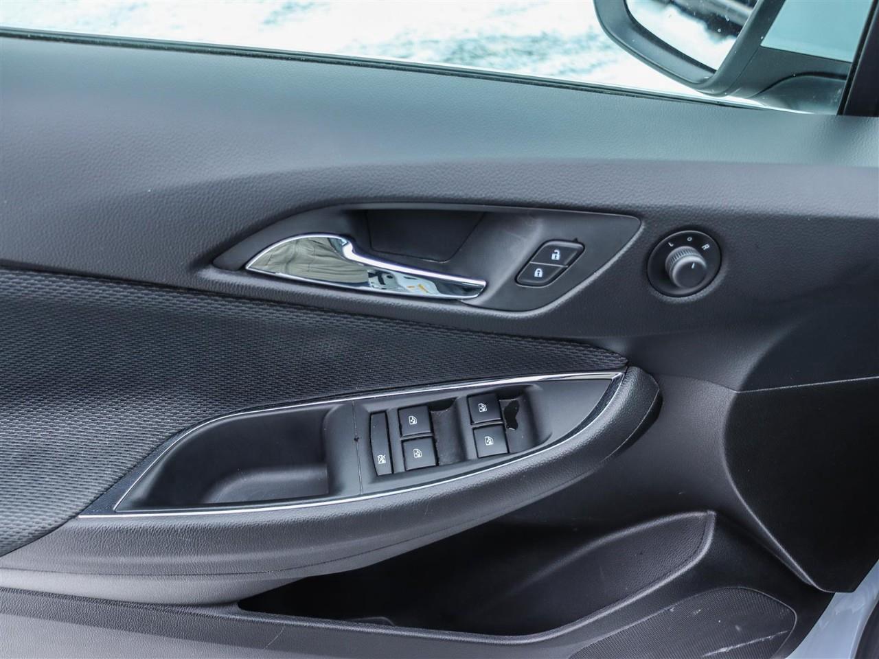 2019 Chevrolet Cruze LT 4dr Hatchback Photo