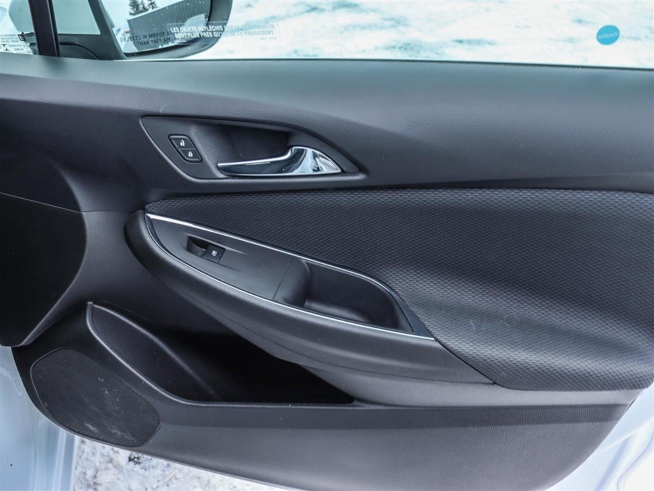 2019 Chevrolet Cruze LT 4dr Hatchback Photo