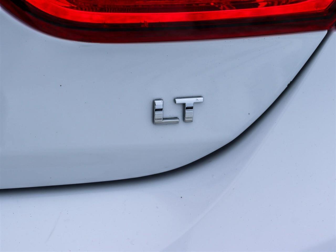 2019 Chevrolet Cruze LT 4dr Hatchback Photo