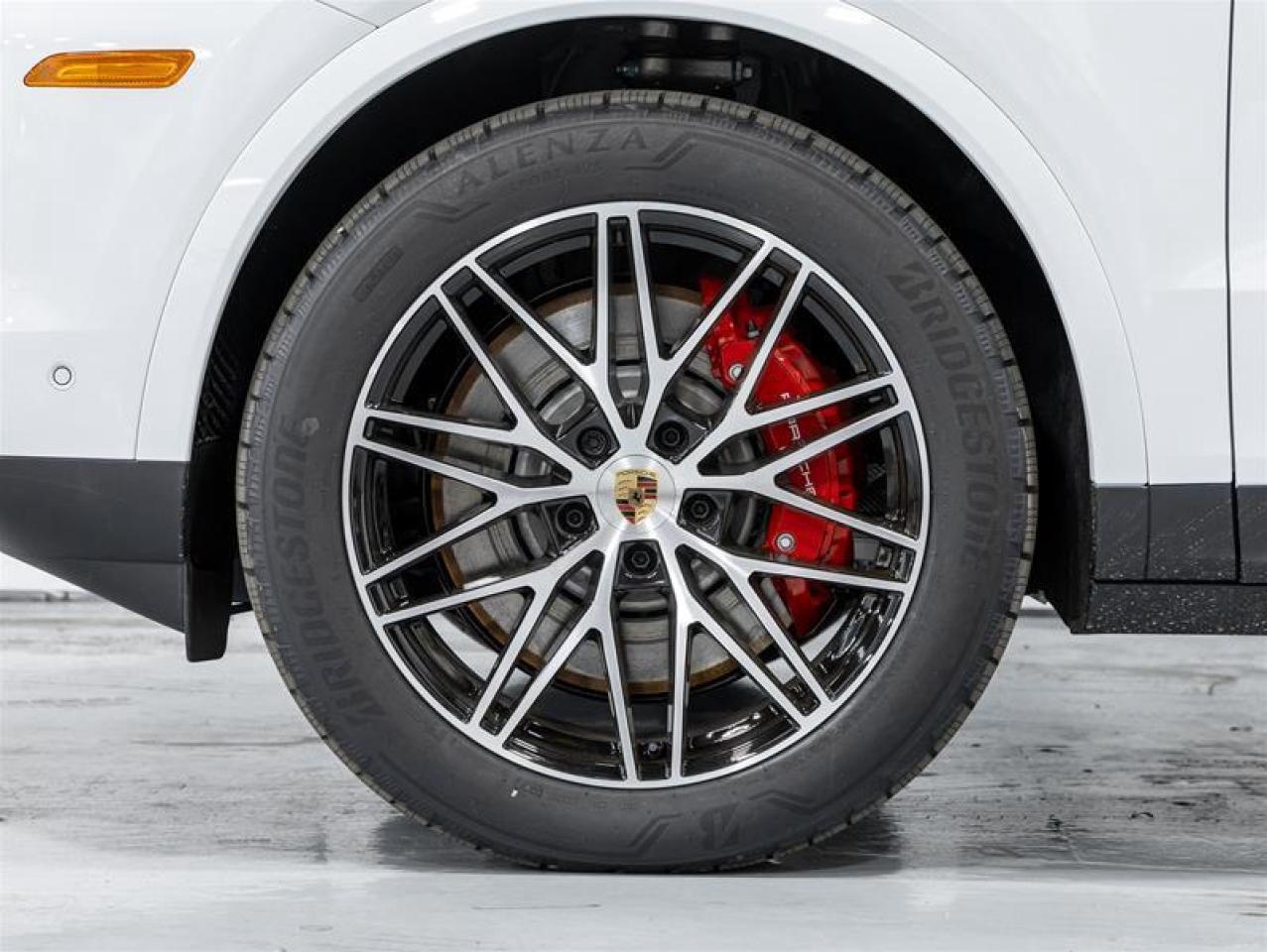 2025 Porsche Cayenne  Photo4