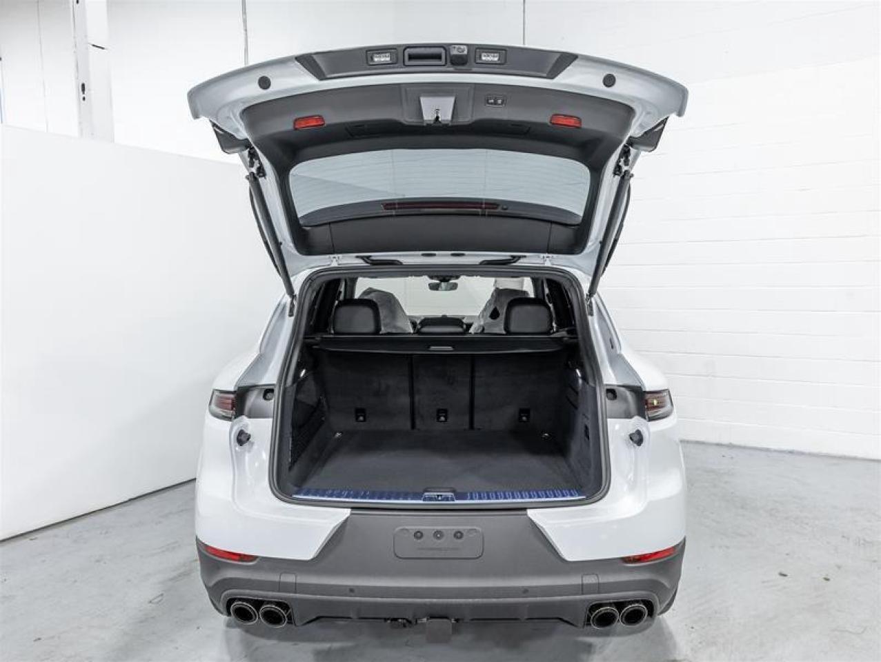 2025 Porsche Cayenne  Photo