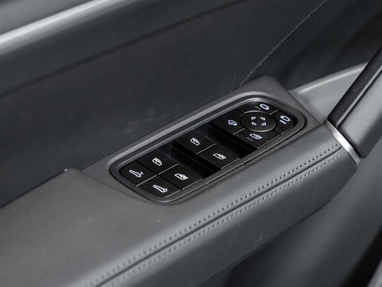 2025 Porsche Cayenne  Photo