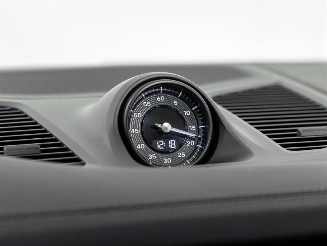 2025 Porsche Cayenne  Photo