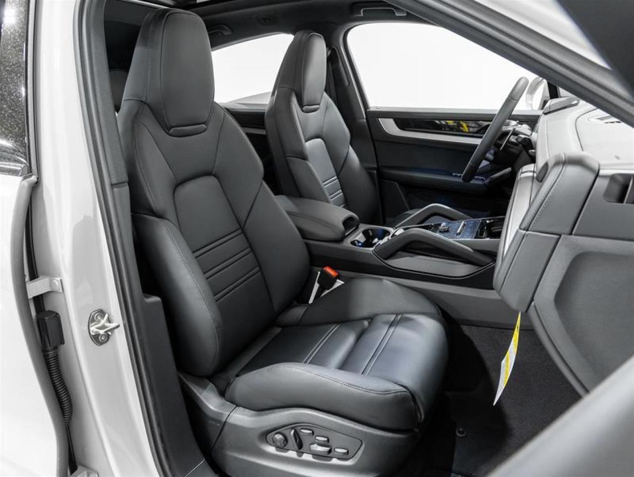 2025 Porsche Cayenne  Photo