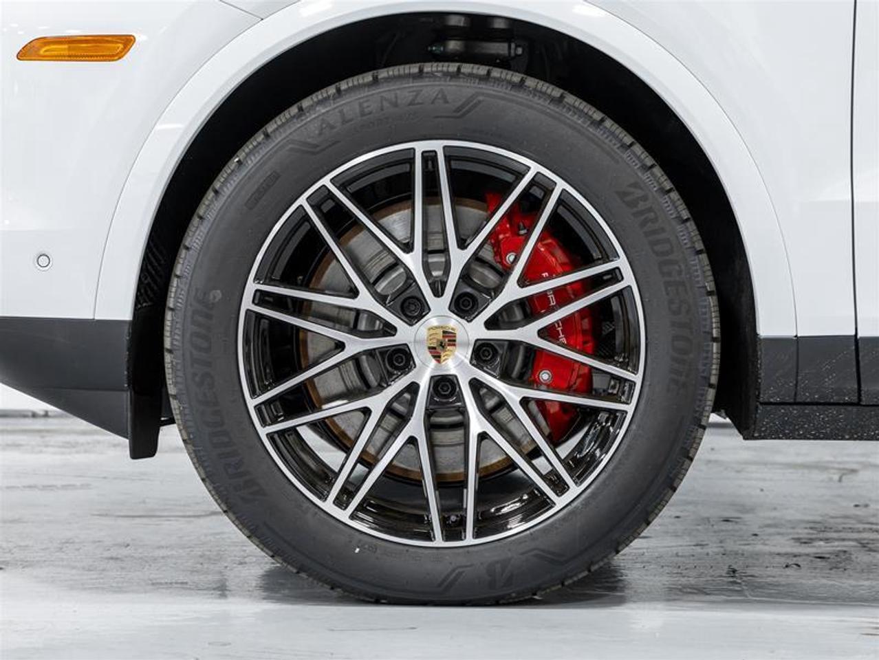 2025 Porsche Cayenne  Photo