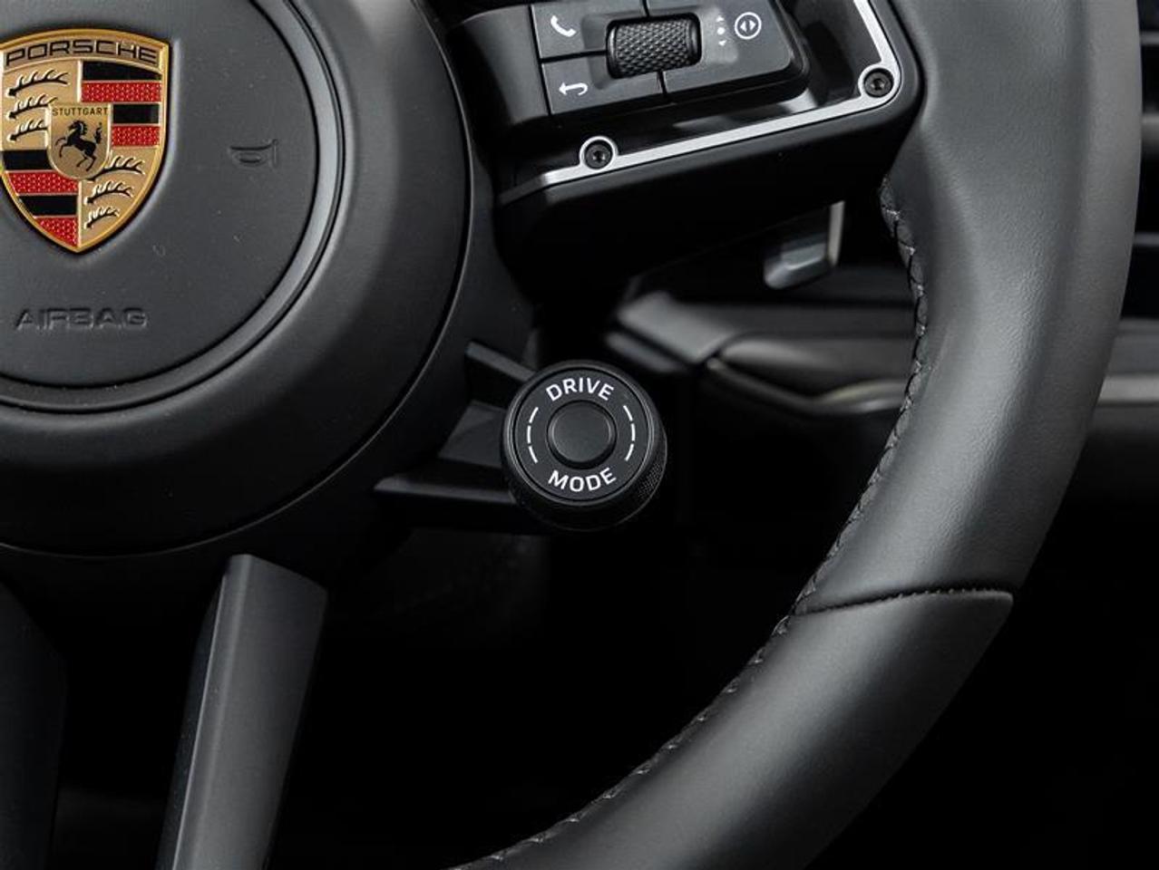 2025 Porsche Cayenne  Photo