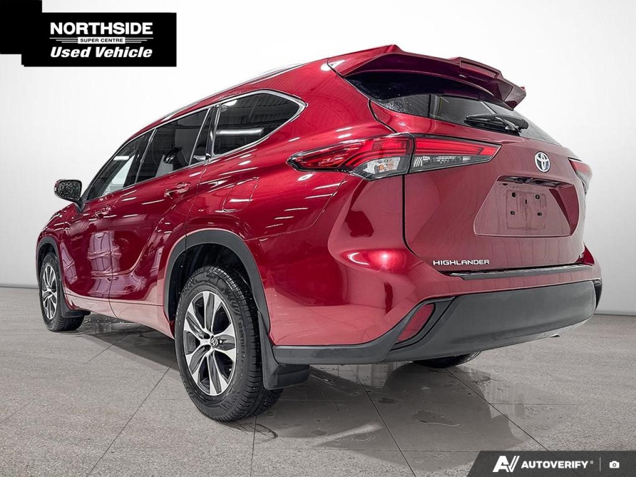 2022 Toyota Highlander Hybrid XLE 4dr All-Wheel Drive Photo