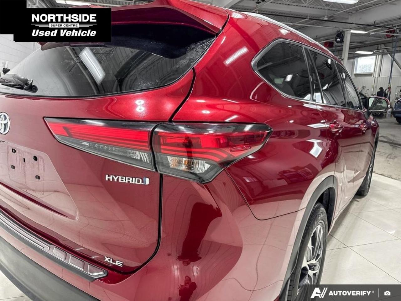 2022 Toyota Highlander Hybrid XLE 4dr All-Wheel Drive Photo