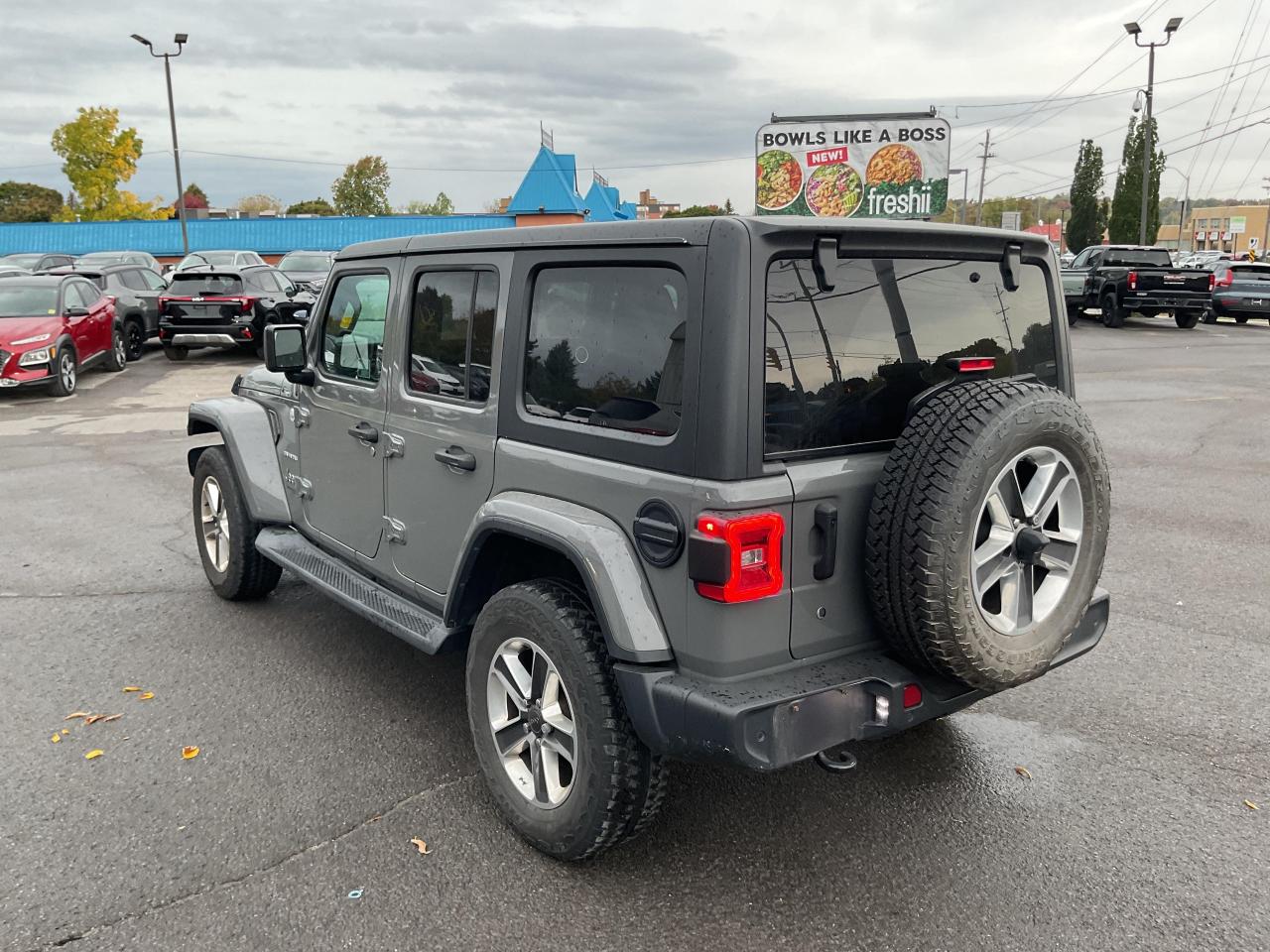 2019 Jeep WRANGLER UNLIMITED Sahara 4dr 4x4 Photo4