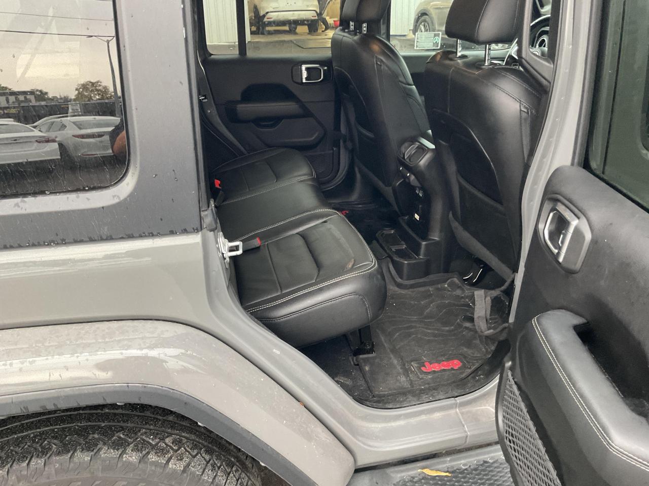 2019 Jeep WRANGLER UNLIMITED Sahara 4dr 4x4 Photo