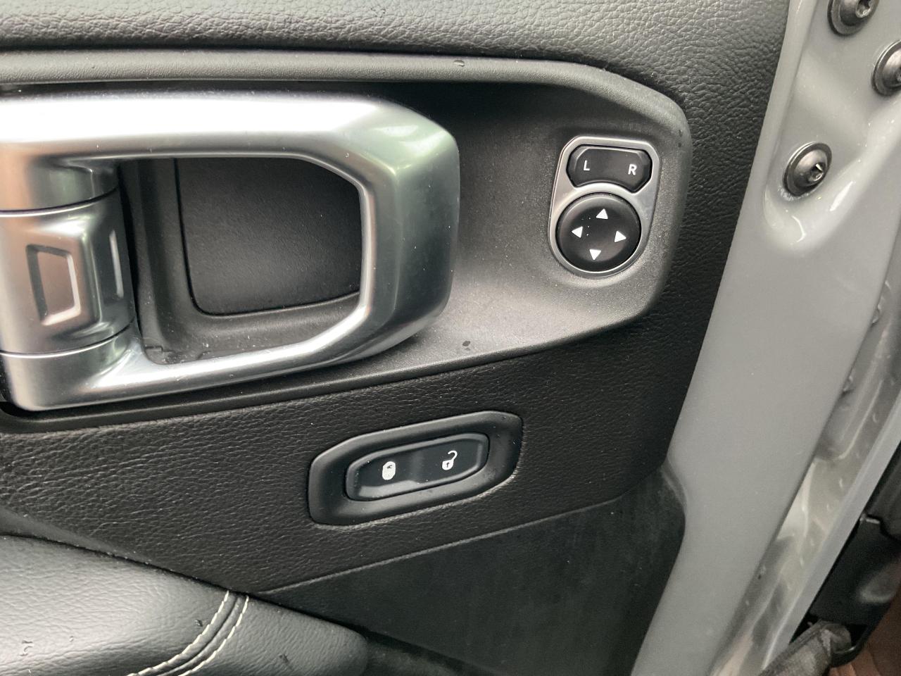 2019 Jeep WRANGLER UNLIMITED Sahara 4dr 4x4 Photo