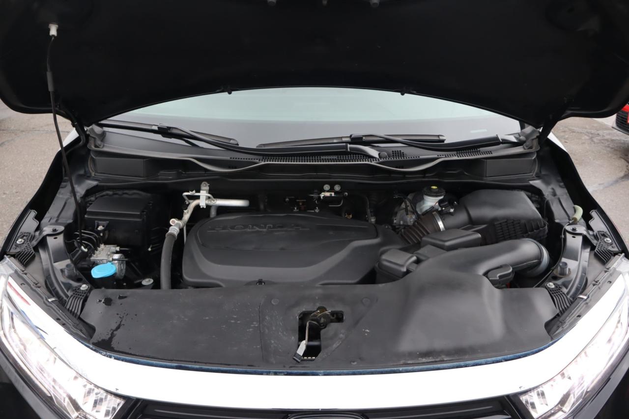 2022 Honda Odyssey Touring Passenger Van Photo