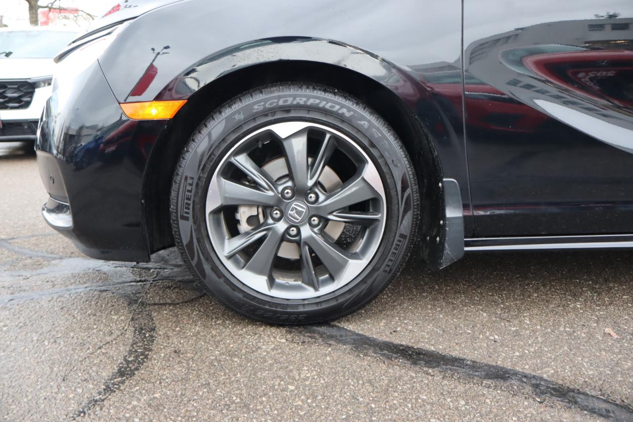 2022 Honda Odyssey Touring Passenger Van Photo