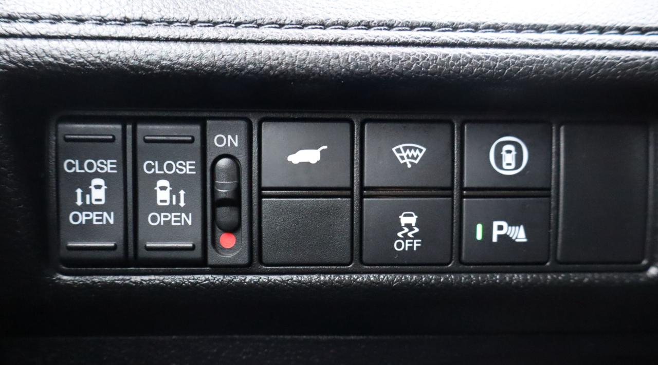 2022 Honda Odyssey Touring Passenger Van Photo