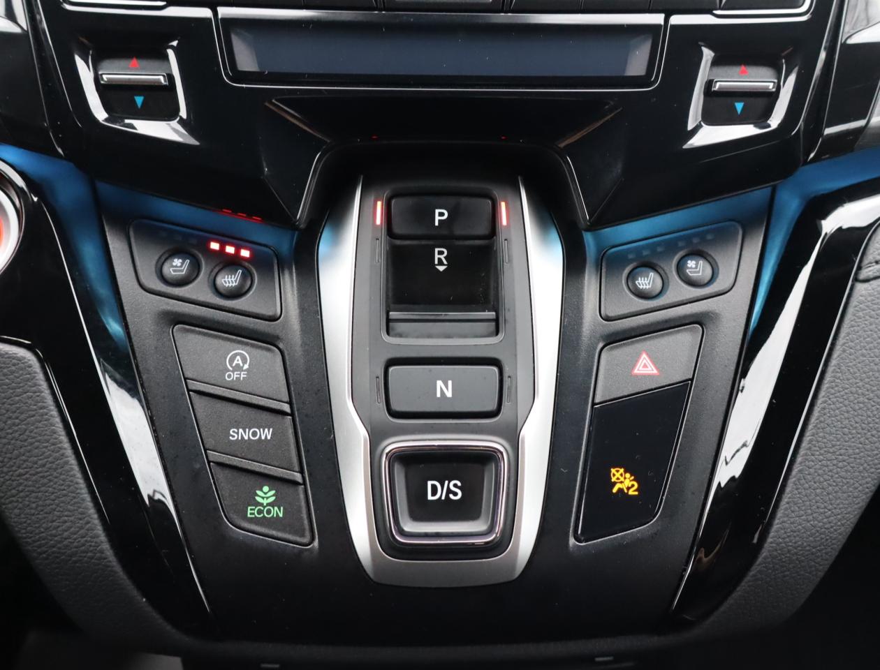 2022 Honda Odyssey Touring Passenger Van Photo