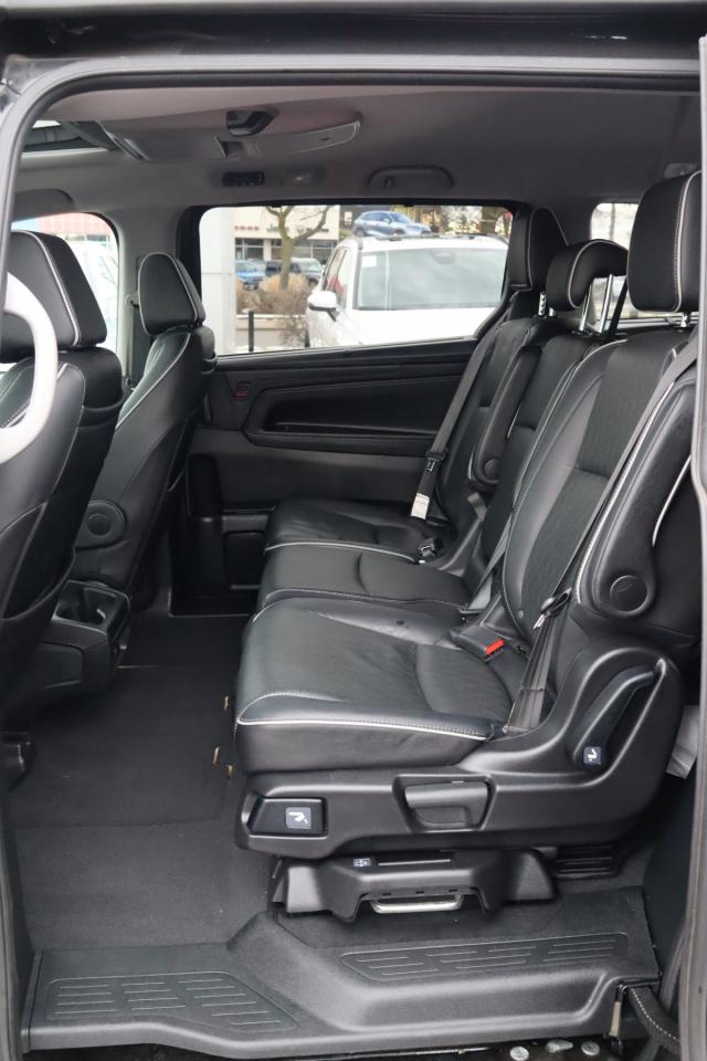 2022 Honda Odyssey Touring Passenger Van Photo