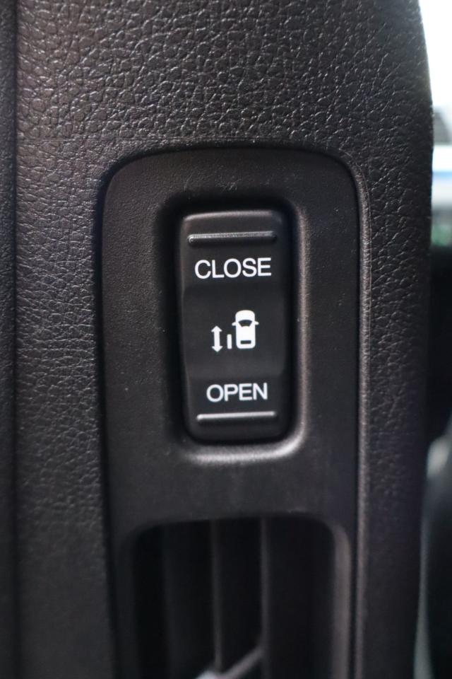 2022 Honda Odyssey Touring Passenger Van Photo