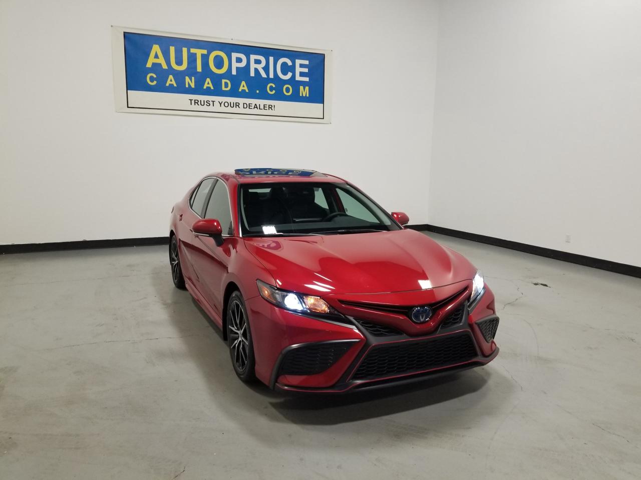 2023 Toyota Camry Hybrid SE 4dr Sedan Photo0