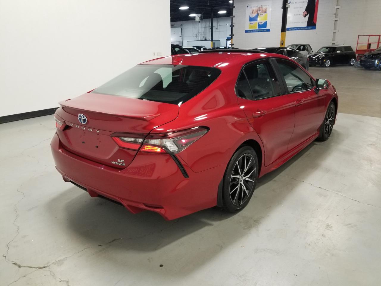 2023 Toyota Camry Hybrid SE 4dr Sedan Photo