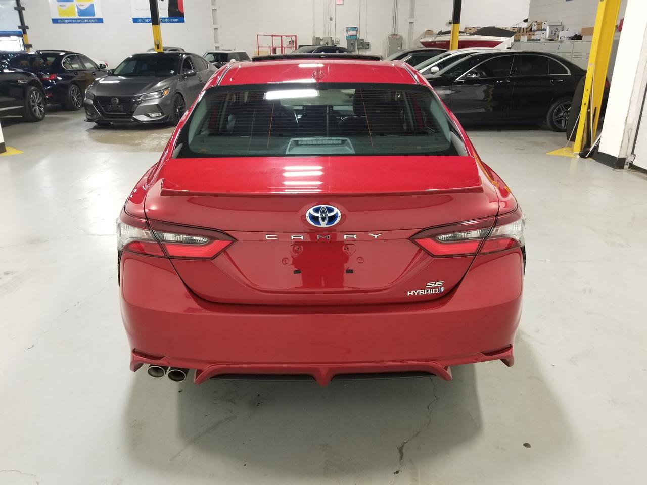 2023 Toyota Camry Hybrid SE 4dr Sedan Photo