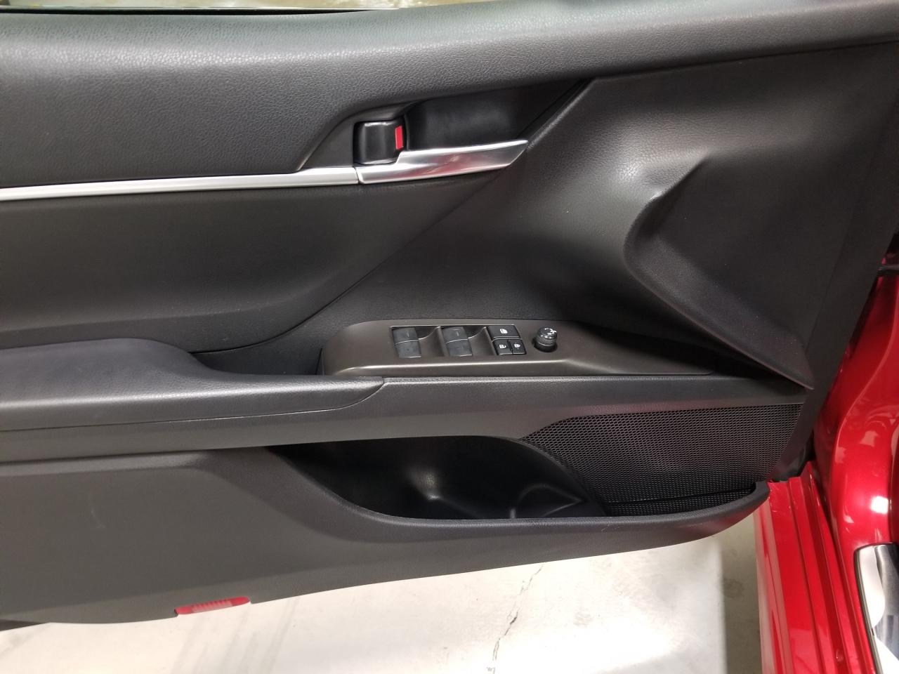 2023 Toyota Camry Hybrid SE 4dr Sedan Photo