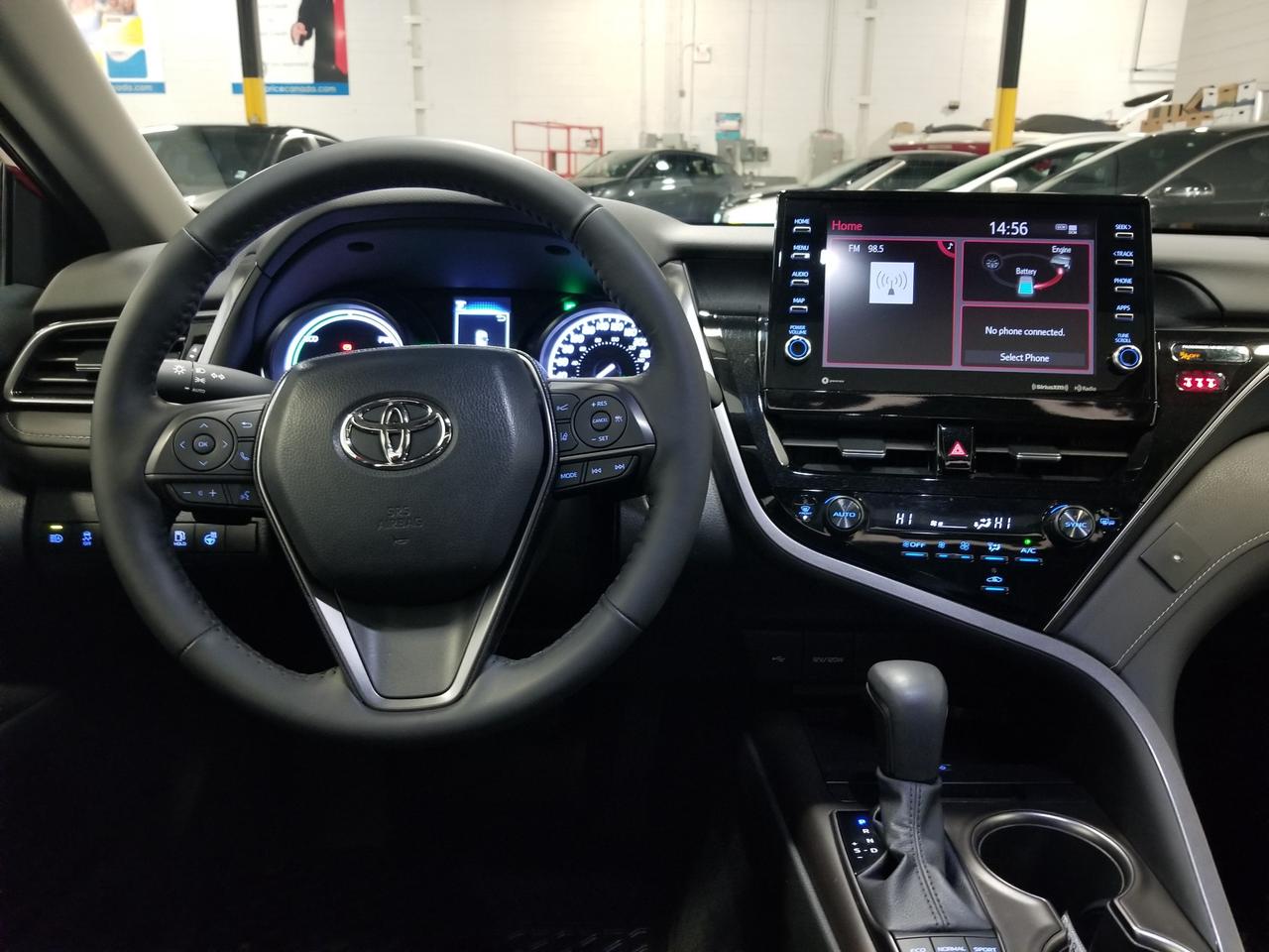 2023 Toyota Camry Hybrid SE 4dr Sedan Photo