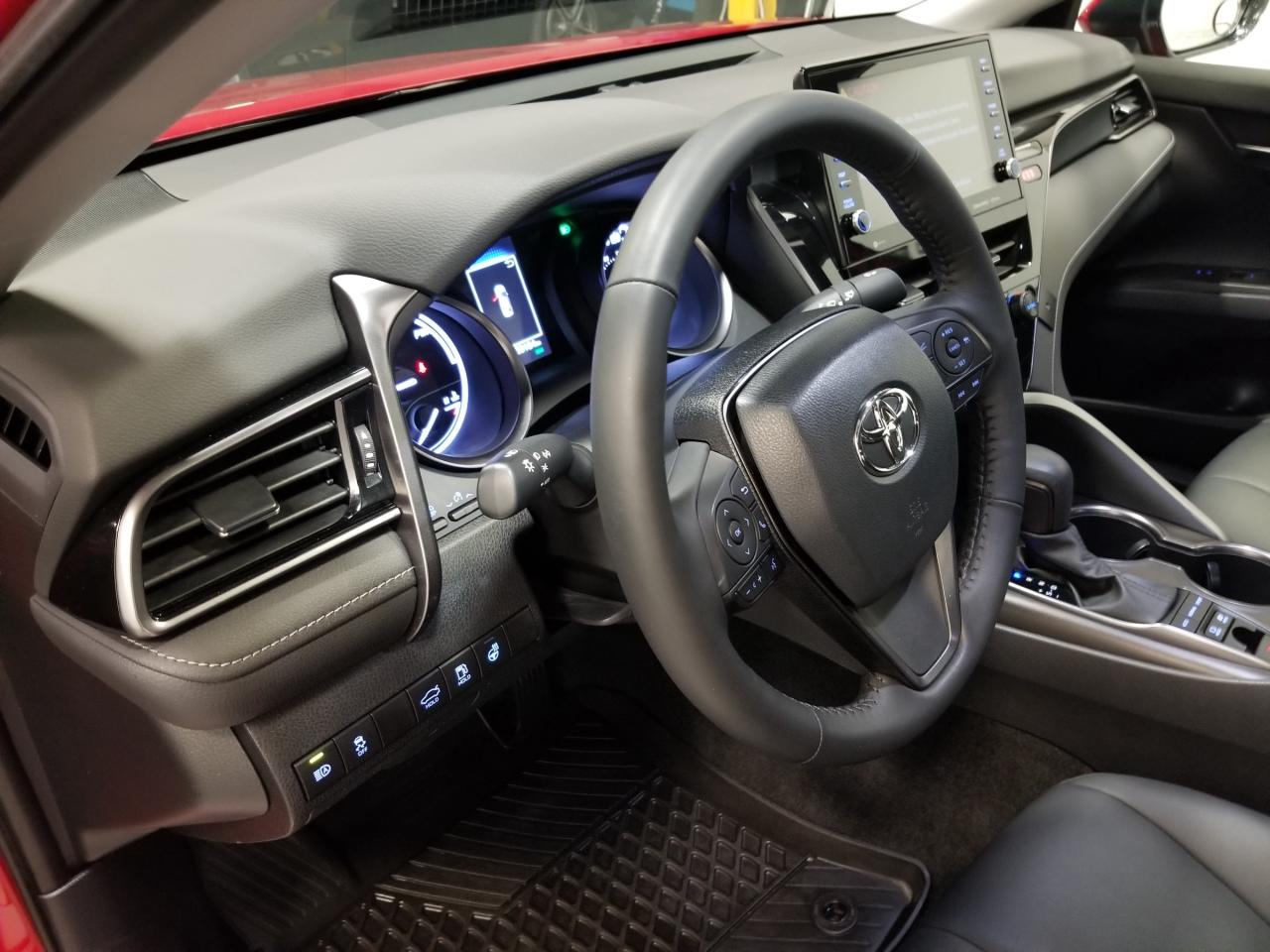 2023 Toyota Camry Hybrid SE 4dr Sedan Photo