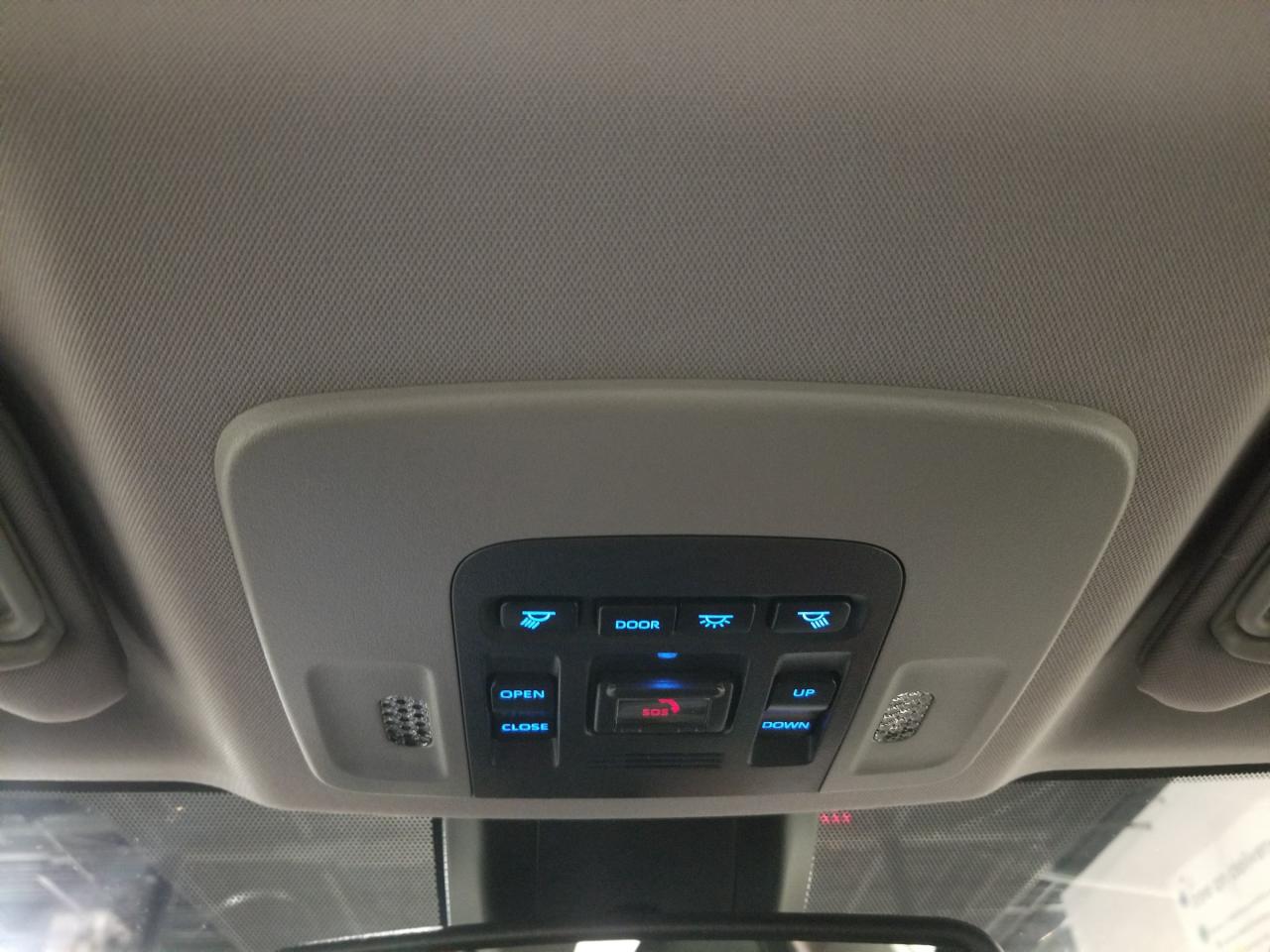 2023 Toyota Camry Hybrid SE 4dr Sedan Photo