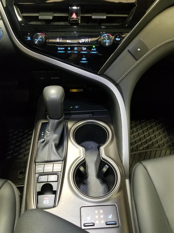 2023 Toyota Camry Hybrid SE 4dr Sedan Photo